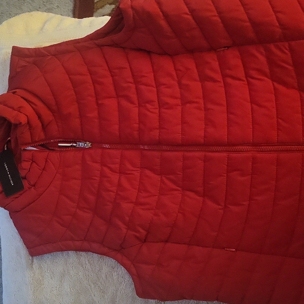 Tommy Hilfiger new wth tags......89.50 new....great....holiday ready